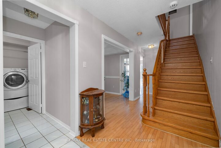 Property Photo:  39 Killaloe Crescent  ON L7G 5N2 