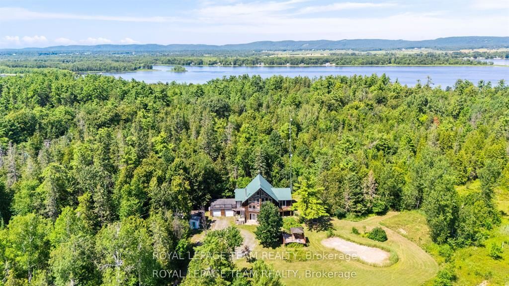 Photo de la propriété: 4984 Dunrobin Road ON K0A 3M0