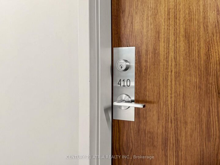 Property Photo: 3 Market Street 410 ON M4E 0A3