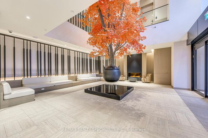 Property Photo:  4015 The Exchange N/A 4102  ON L5B 0N9 