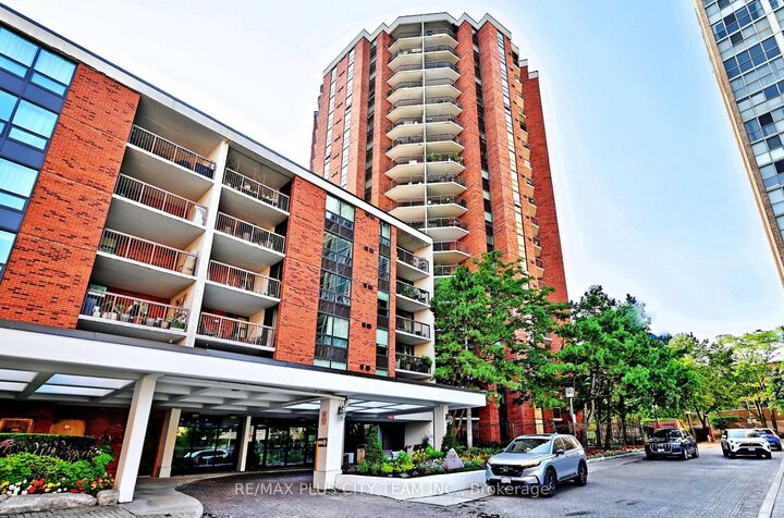 Property Photo:  77 Maitland Place 123  ON M4Y 2V6 