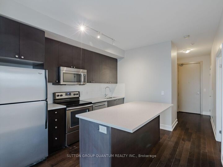 Property Photo: 1638 Bloor Street W 801 ON M6P 0A6