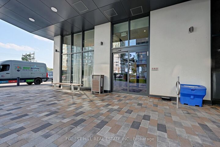 Photo de la propriété: 30 Samuel Wood Way 1708 ON M9B 0C9