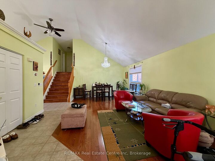 Property Photo:  162 Clairfields Drive W  ON N1G 5A3 