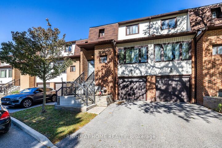 Property Photo:  765 Oklahoma Drive 5  ON L1W 3C9 