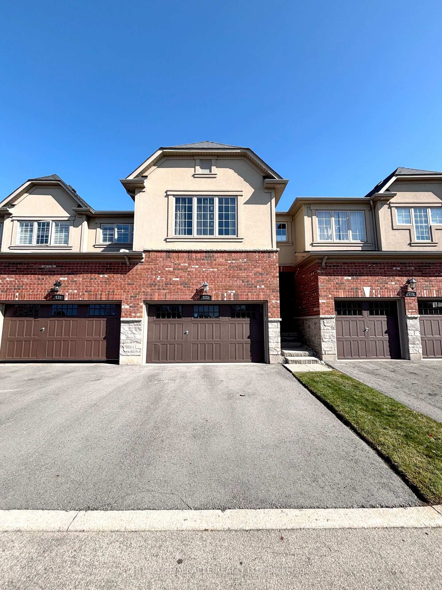Property Photo:  133 Oakhaven Place  ON L9K 0B6 