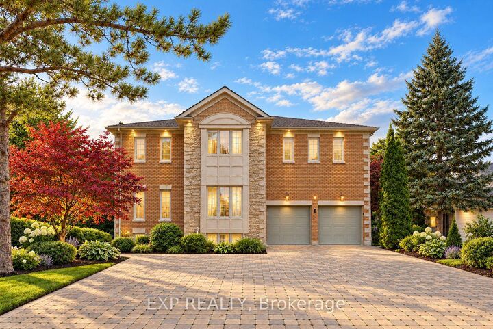 Property Photo:  2 Shallmar Gardens  ON L4B 3G4 