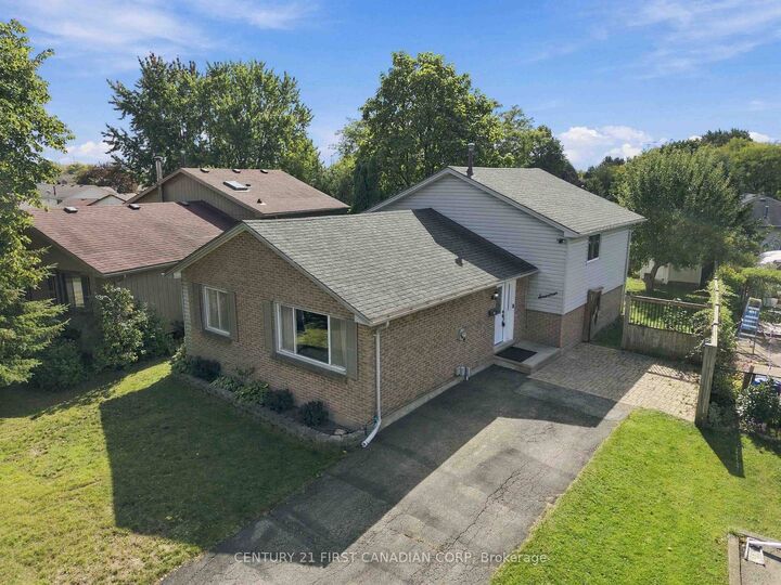 Property Photo:  17 Archer Crescent  ON N6E 2A4 