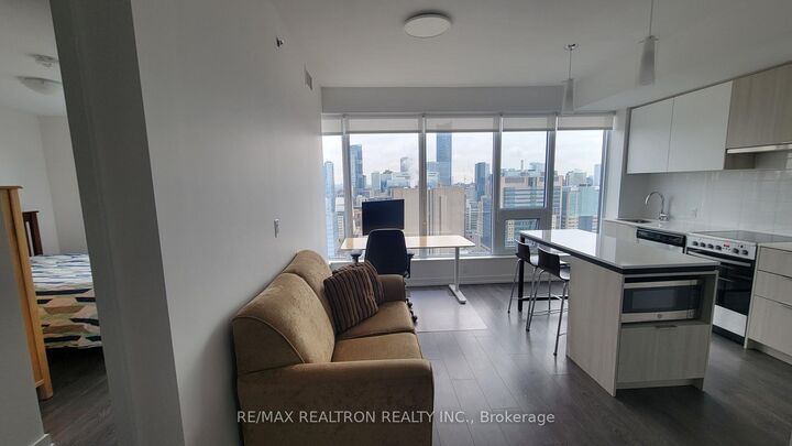 Property Photo:  203 College Street 2807  ON M5T 1P9 