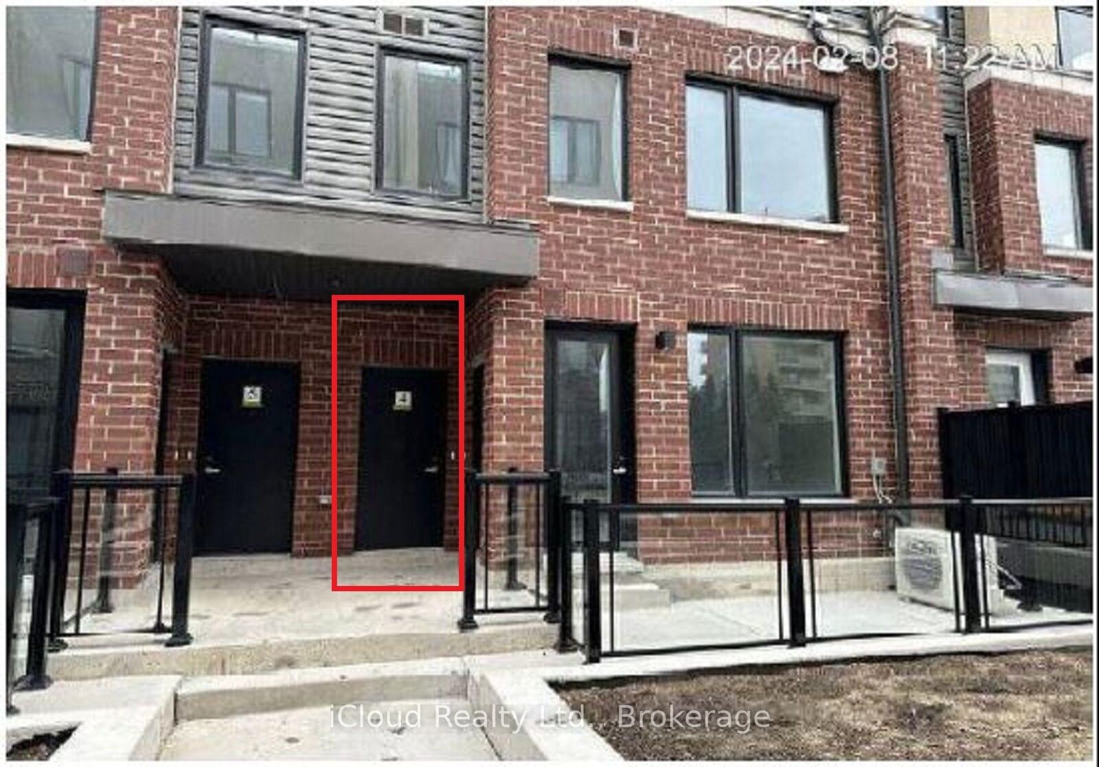 Property Photo:  3415 Ridgeway Drive 4  ON L5L 0B9 