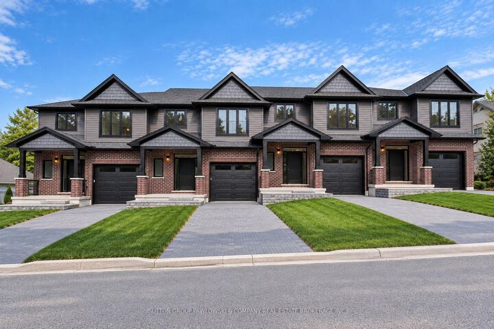 Property Photo:  414 Old Wonderland Road 31  ON N6K 3R2 
