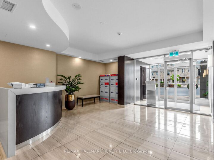 Property Photo:  399 South Park Road 1102  ON L3T 7W6 