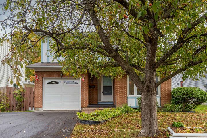 Property Photo:  6198 Voyageur Drive  ON K1C 2W3 