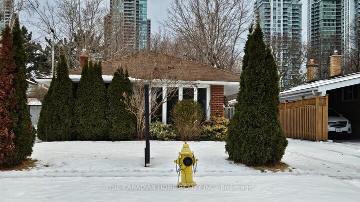 Property Photo: 12 Aspendale Drive Main ON M1P 4J6