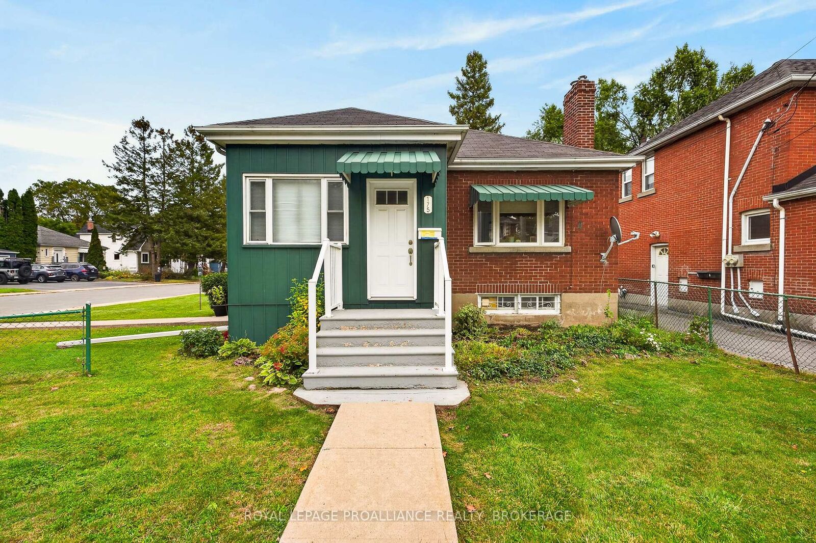 Property Photo:  175 Regent Street  ON K7L 4K2 