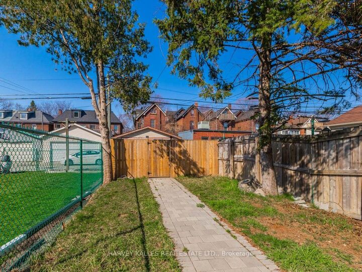 Property Photo:  160 Lansdowne Avenue 4  ON M6K 2V9 