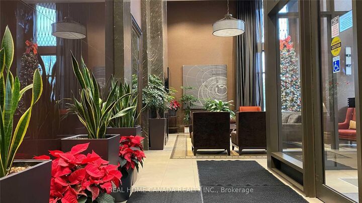 Property Photo:  385 Prince Of Wales Drive 1305  ON L5B 0C8 