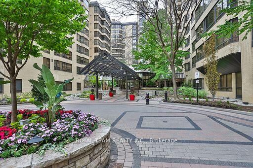 Property Photo:  211 Saint Patrick Street C-Ph 10  ON M5T 2Y9 