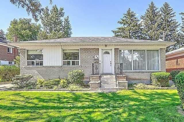 Property Photo: 43 Boothbay Crescent (Lower Level) ON L3Y 1Y6