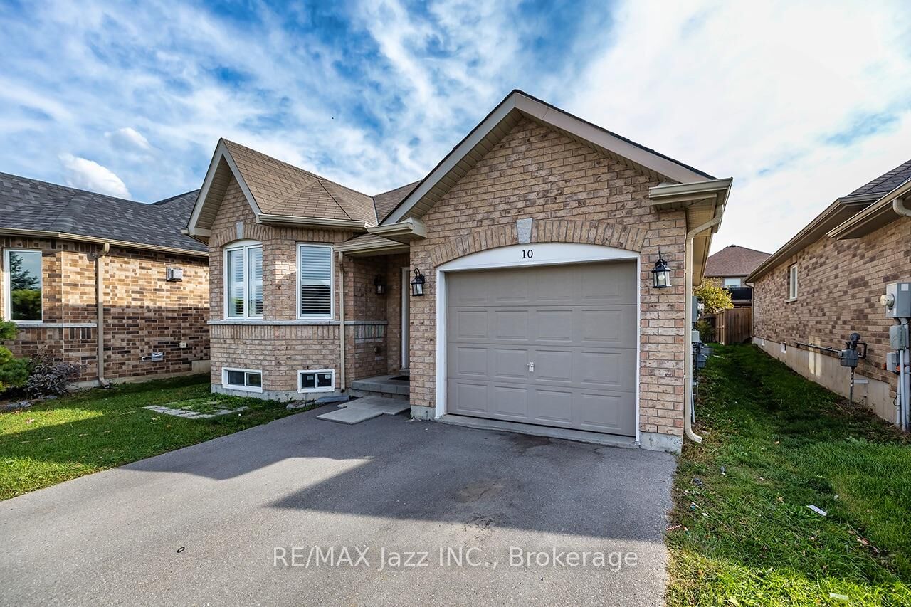 Property Photo:  10 Milner Court  ON K9V 0L2 