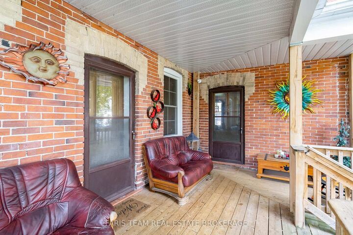 Property Photo:  10 Eplett Street  ON L0K 1E0 