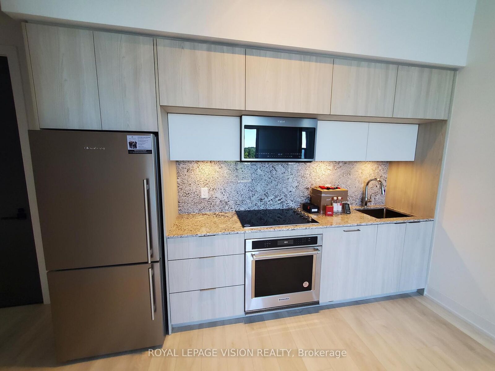 Photo de la propriété:  25 Adra Grado Way 525  ON M2J 0H6 