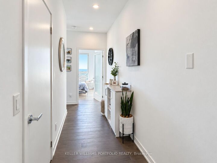 Property Photo:  1830 Bloor Street W 1205  ON M6P 0A2 