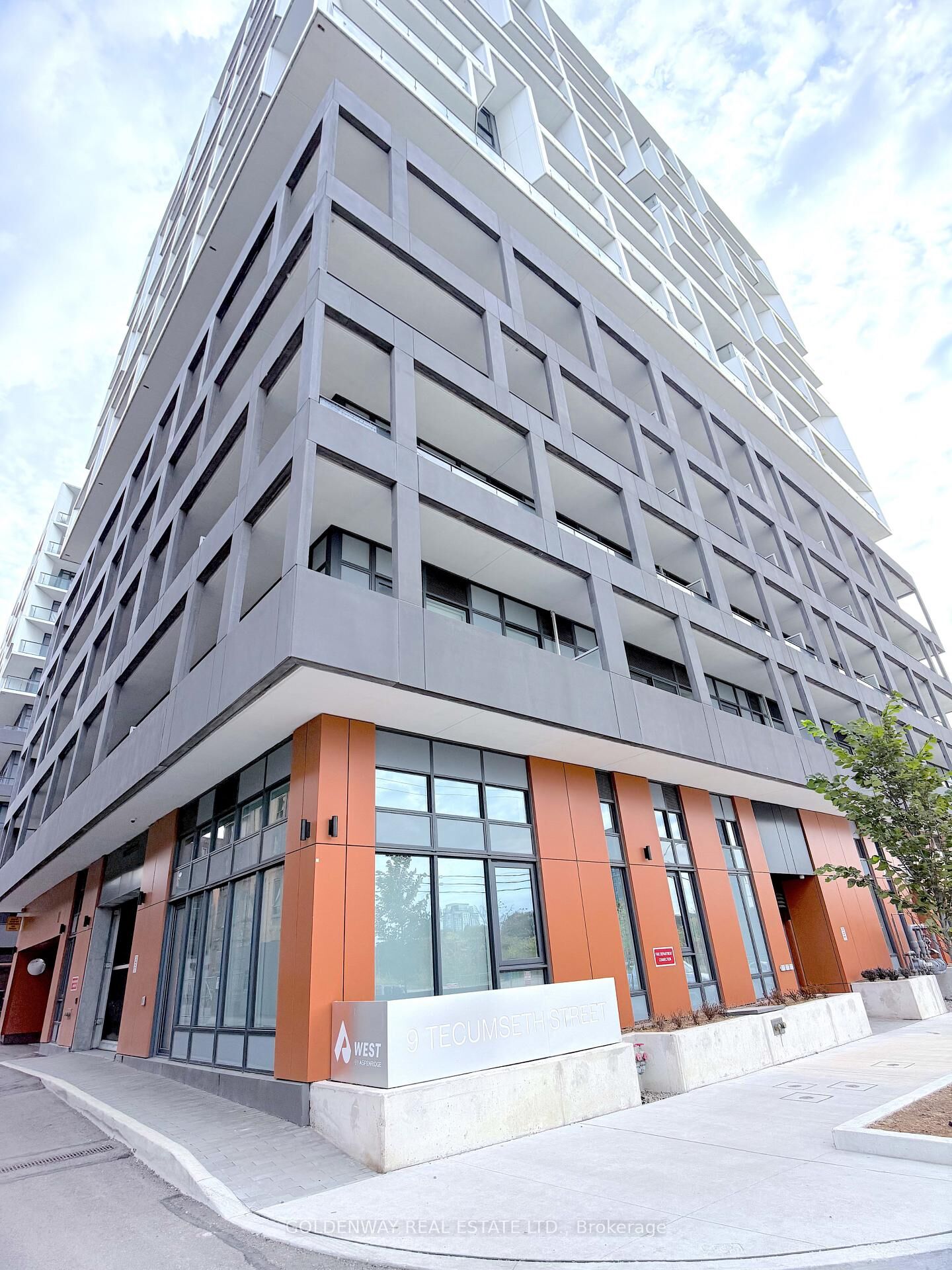 Property Photo:  9 Tecumseth Street 814  ON M5V 0S5 