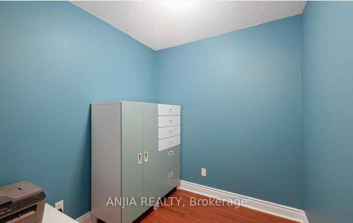 Property Photo: 5 Northtown Way 903 ON M2N 7A1