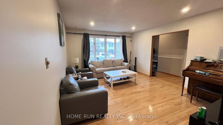 Property Photo:  960 Cahill Drive  ON K1V 9H8 