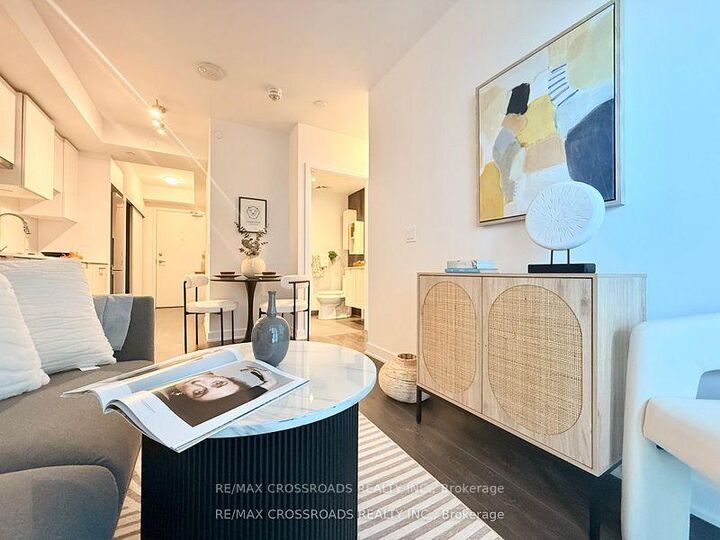 Property Photo:  195 Redpath Avenue 2301  ON M4P 0E4 