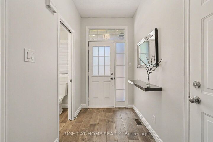 Property Photo: 21 Kettleby Street ON K2K 3C4