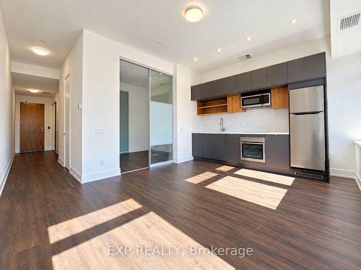 Property Photo:  111 St Clair Avenue W 315  ON M4V 1N5 