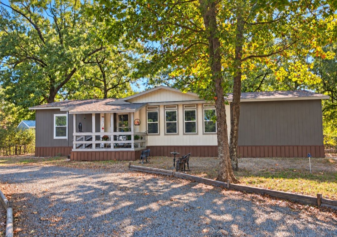Property Photo:  114137 S 4176 Road  OK 74426 