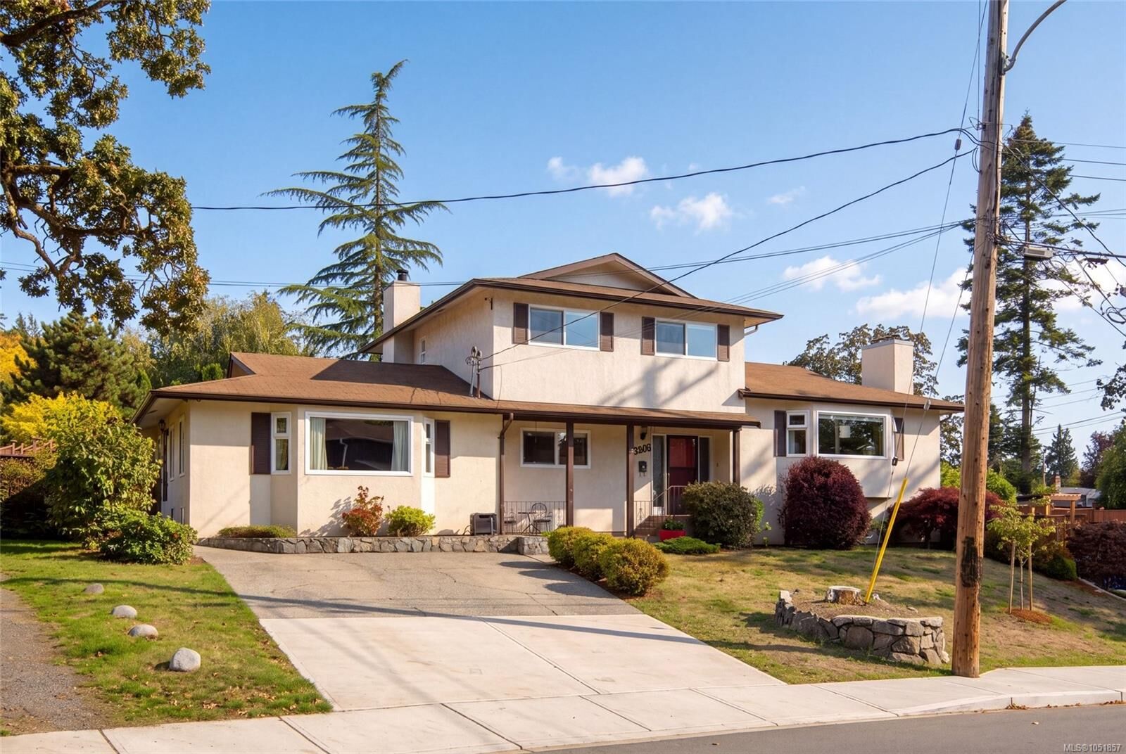Property Photo:  3906 Braefoot Rd  BC V8P 3T2 
