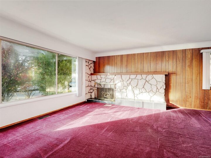 Property Photo: 1614 Richardson St BC V8S 1R4