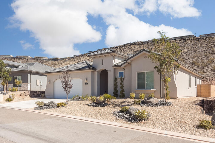 Property Photo:  1406 N Rustico Dr  UT 84780 