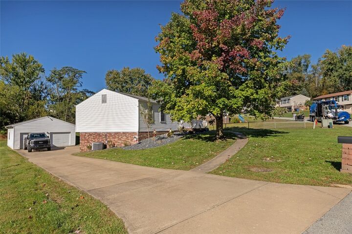 Property Photo:  1990 Tara Dr  PA 15642 