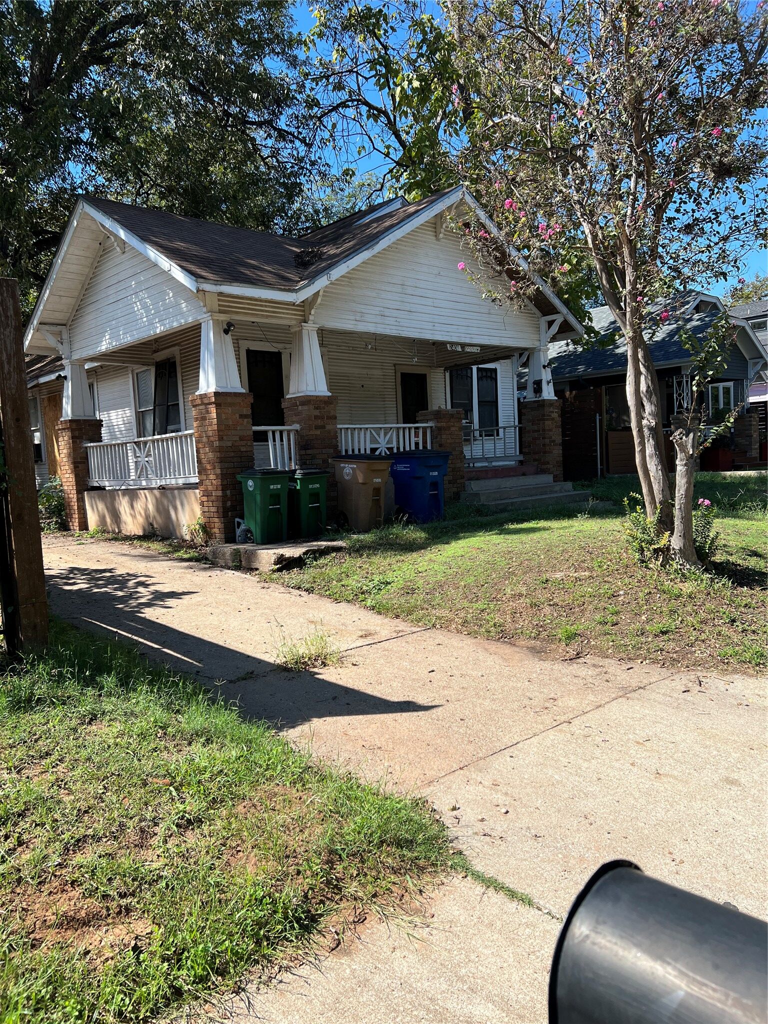 Property Photo:  2409 Willow Street  TX 78702 