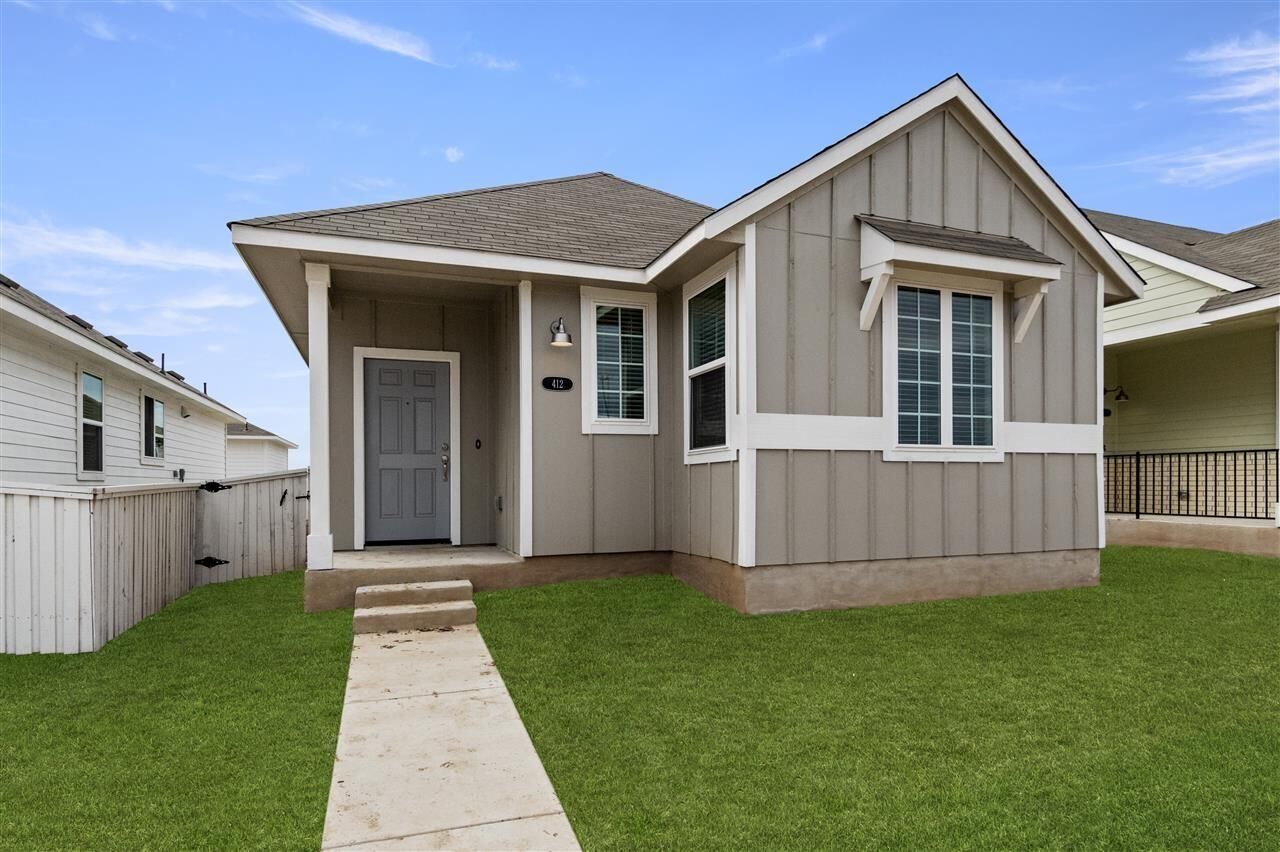 Property Photo: 412 Hortus Drive TX 78640
