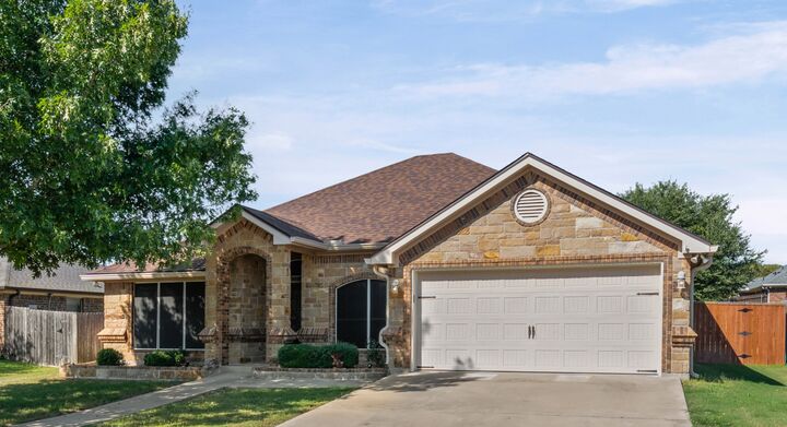 Property Photo:  4930 Sean Patrick Glen  TX 76502 