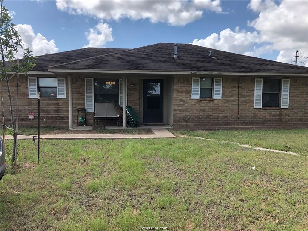 Property Photo:  1088 County Road 221  TX 77836 