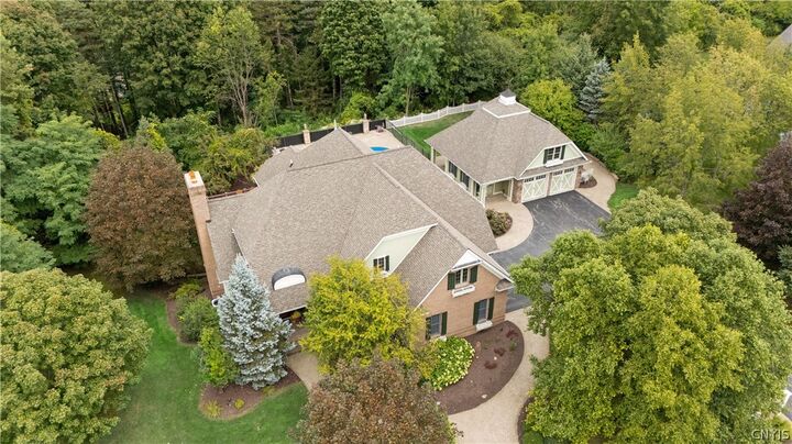 Property Photo:  811 Knighthood Circle  NY 13066 