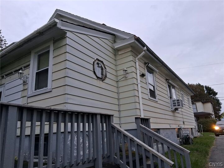 Property Photo:  121 Briggs Street  NY 13208 