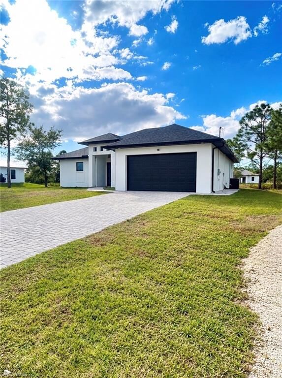 Property Photo: 803 Wagner Ave FL 33972
