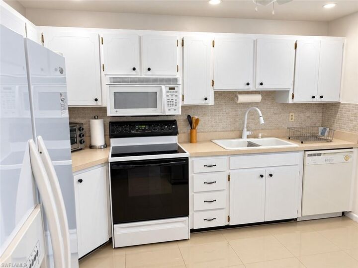 Property Photo:  8730 Rose Ct 2  FL 33919 
