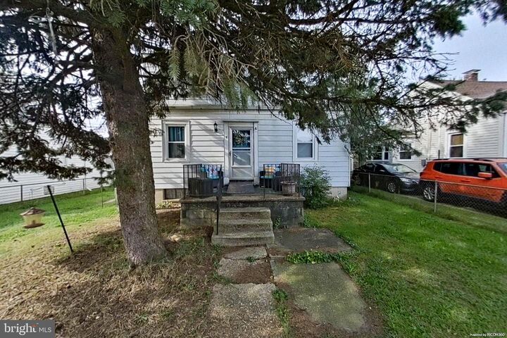 Property Photo:  8 Clipper Road  MD 21221 