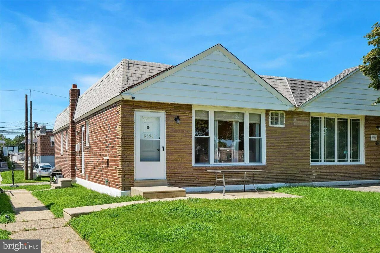 Property Photo: 8556 Castor Avenue PA 19152