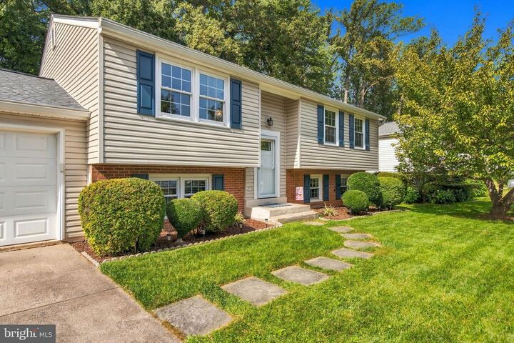 Property Photo: 5038 Kenerson Drive VA 22032