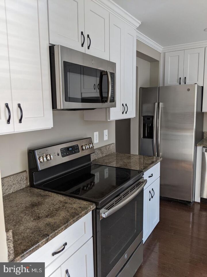 Property Photo:  5821 Jacksons Oak Court  VA 22015 